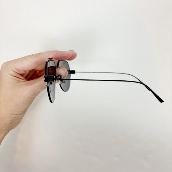 FLAW Bottega Veneta Metal Double Bridge Pilot in Shiny Black & Grey - Picture 4 of 12